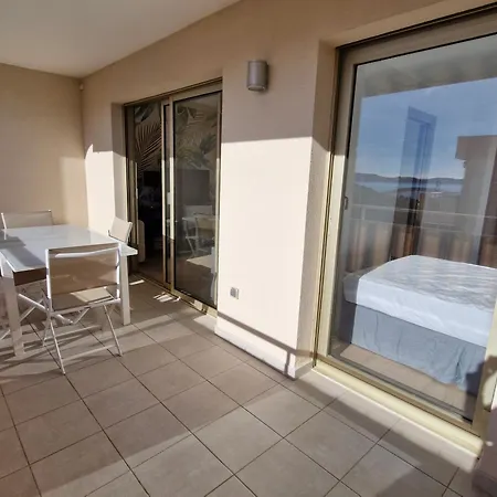 2 Pieces Climatise, Piscine, Vue Mer, Centre-ville Sainte-maxime, Parking Inclus - Fr-1-780-72 Apartment