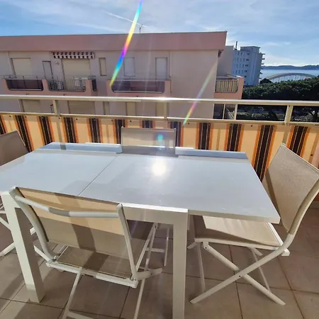 2 Pieces Climatise, Piscine, Vue Mer, Centre-ville Sainte-maxime, Parking Inclus - Fr-1-780-72 Apartment